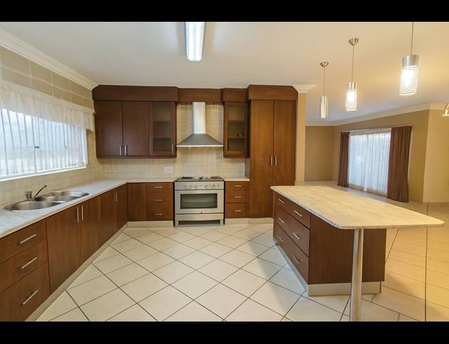 4 bed property to rent in ELDORAIGNE